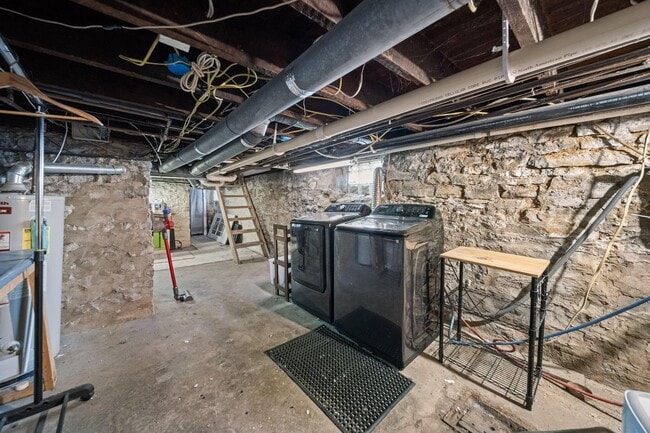 Building Photo - 116 Hanford St