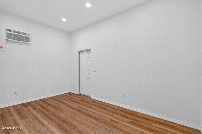 Building Photo - 205 N Wild Olive Ave