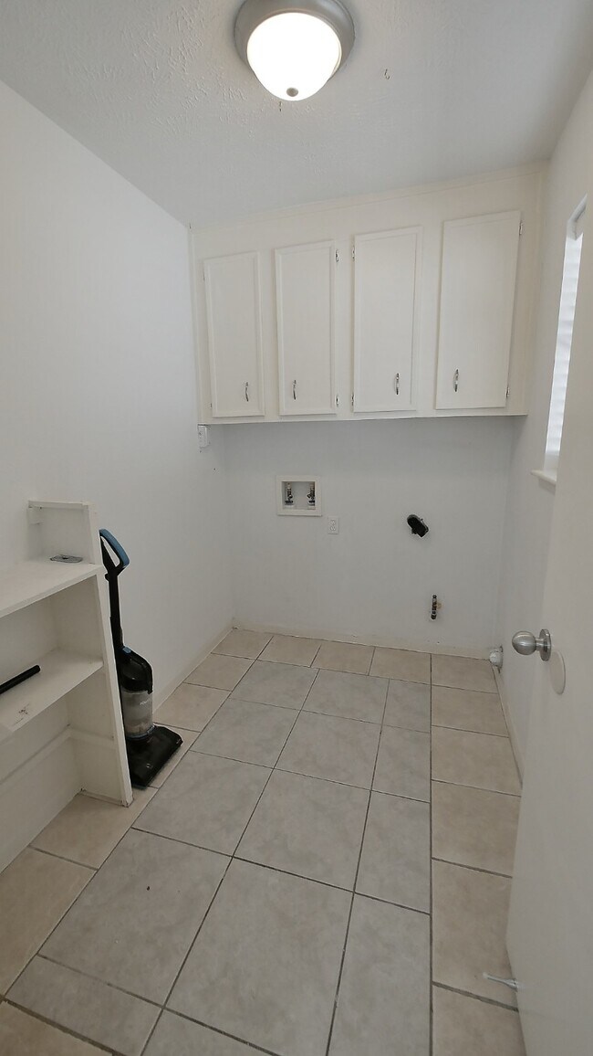 Building Photo - 21626 Park Tree Ln