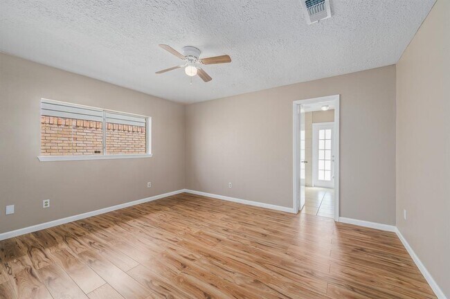 Building Photo - 19511 Westhaven Dr