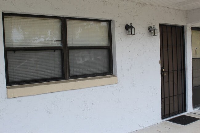 Building Photo - Gorgeous one bedroom unit with balcony