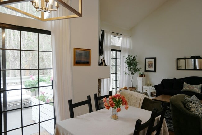 Building Photo - 8212 Mainsail Dr