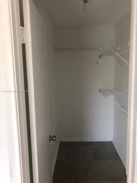 Building Photo - 7795 Grande St