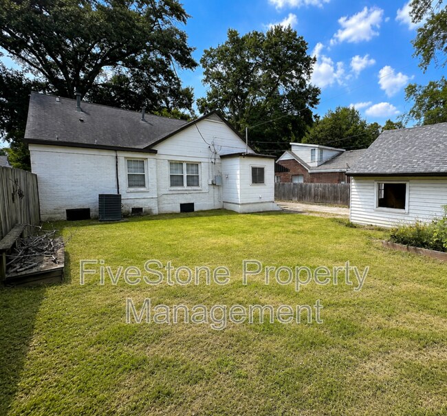 Building Photo - 144 Northwood Dr