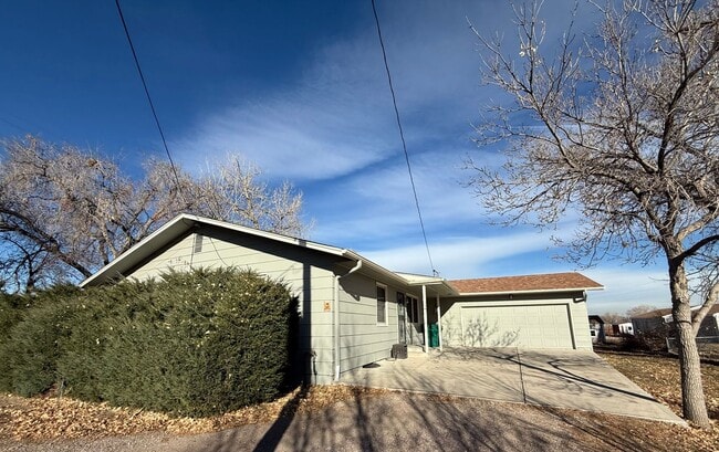 Building Photo - Gorgeous Remodeled 3-Bedroom Home in Lakewood!!