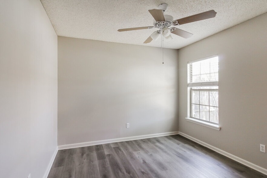 Building Photo - 13967 Ridgewick Dr