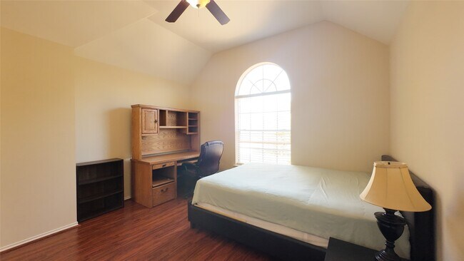 Building Photo - 4111 Creek Ridge Ln