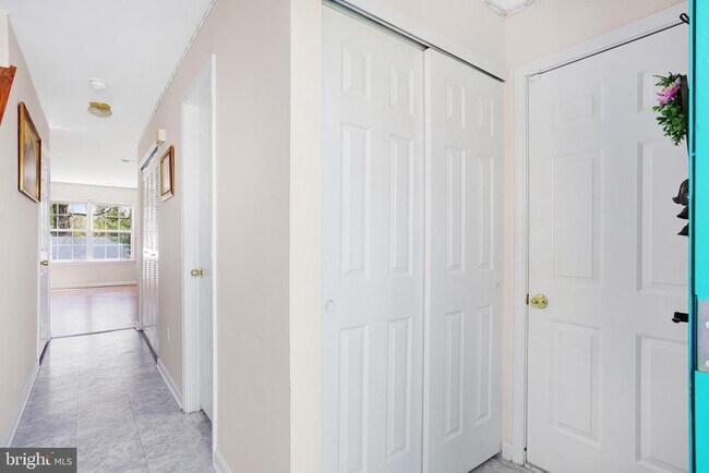 Building Photo - 16 High Meadows Dr