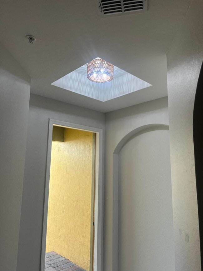 Building Photo - 971 Pipers Cay Dr