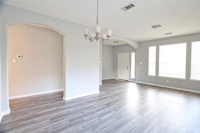 Building Photo - 18315 Water Mill Dr