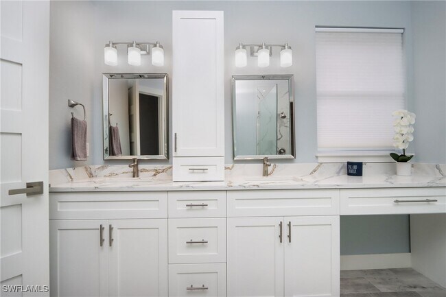 Building Photo - 1511 Whispering Oaks Cir