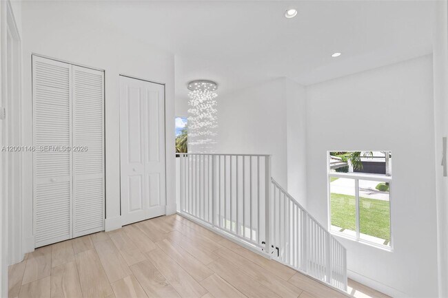 Building Photo - 14831 SW 93rd Ct