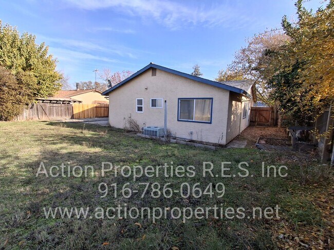 Building Photo - Antelope R.V. Parking, Single Story: Large Yard: RV Parking: 3 Bed, 2 Bath - Foothill Farms/Antelope