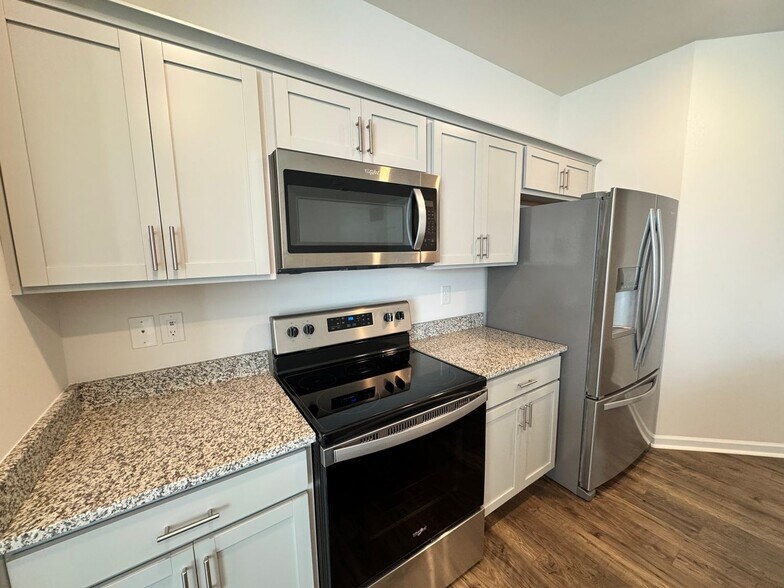 Building Photo - 120 Sunriff CT