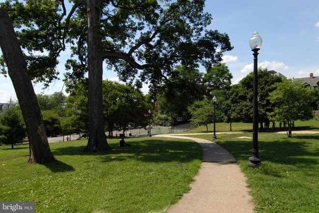 Building Photo - 1794 Lanier Pl NW