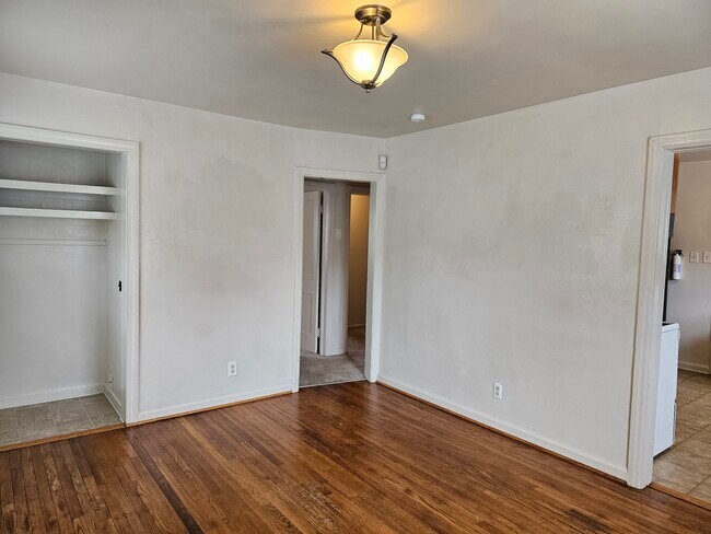 Building Photo - 3002 Woodrow St