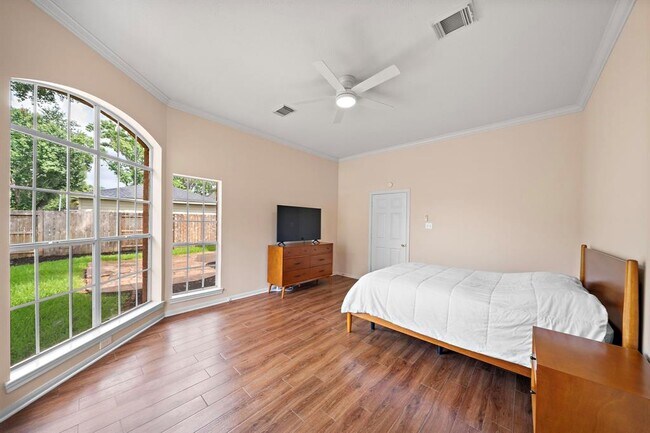 Building Photo - 7319 Emerald Glen Dr
