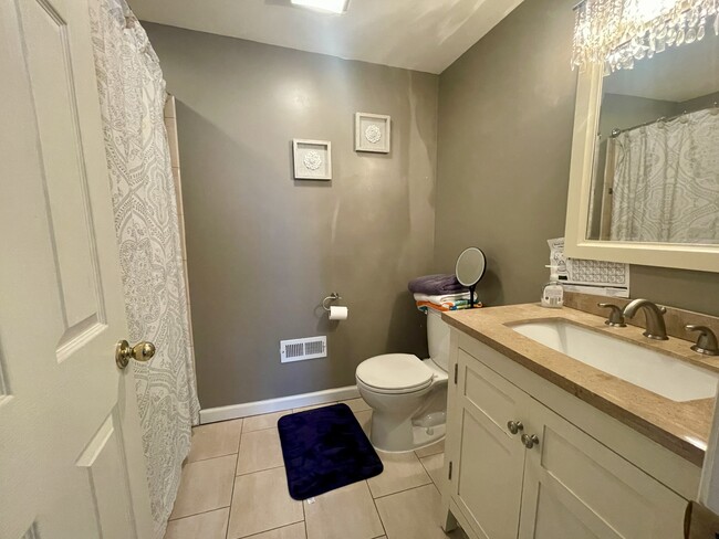 Building Photo - 39 Mabel St