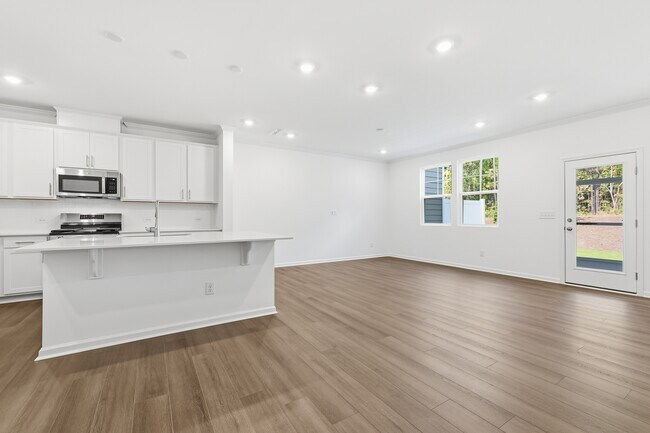 Building Photo - 216 Deercroft Dr