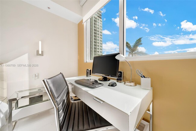 Building Photo - 253 NE 2nd St