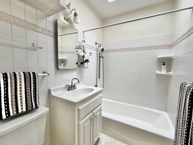 Building Photo - 6165 Blain Pl