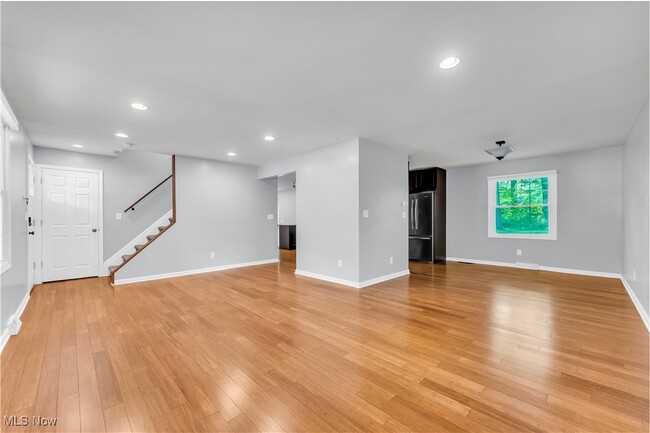 Building Photo - 33555 Wagon Wheel Dr