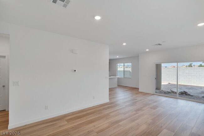 Building Photo - 8328 Meridian Rdg Ave