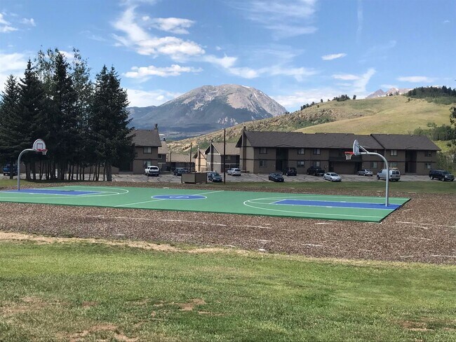 Building Photo - Dillon Valley East Condo! Great Natural Light!