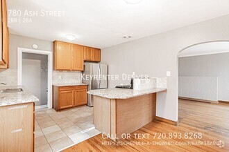 Building Photo - Renovated 2 Bed 2 Bath Duplex with Finishe...