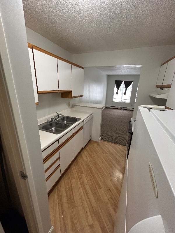 Building Photo - 1512 1st St E