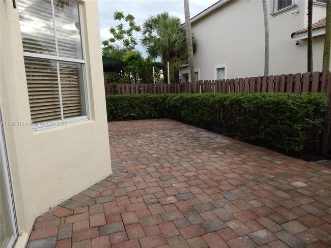 Building Photo - 320 SW 87th Ct