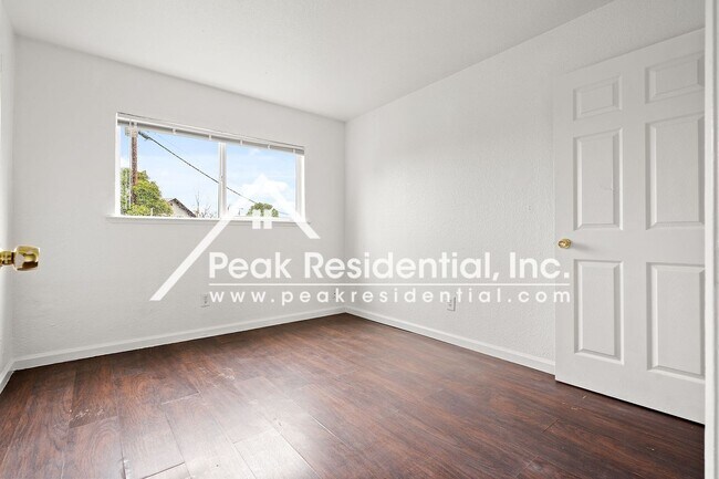 Building Photo - Croetto10540