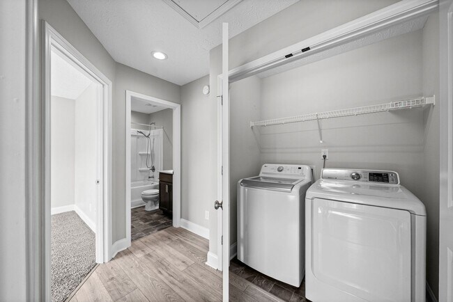 Building Photo - 169 Bonnell Dr