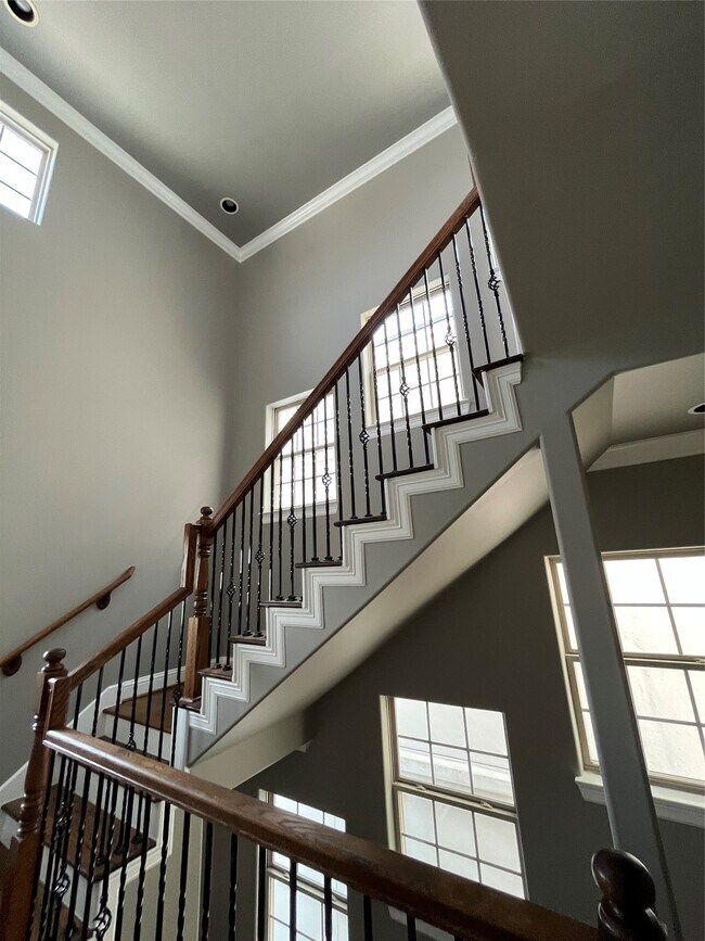 Building Photo - 4406 Crawford St