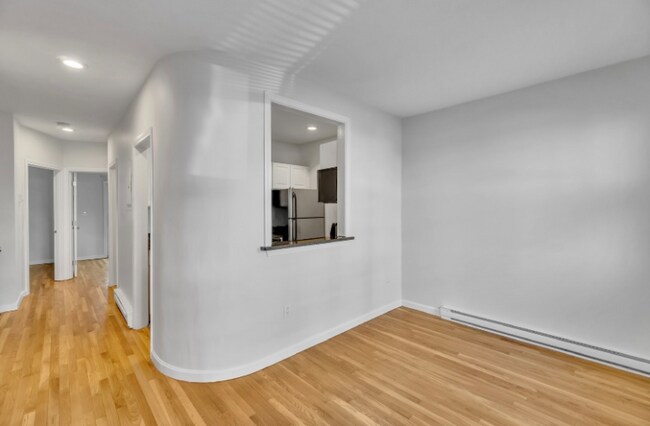 Building Photo - 202 H St