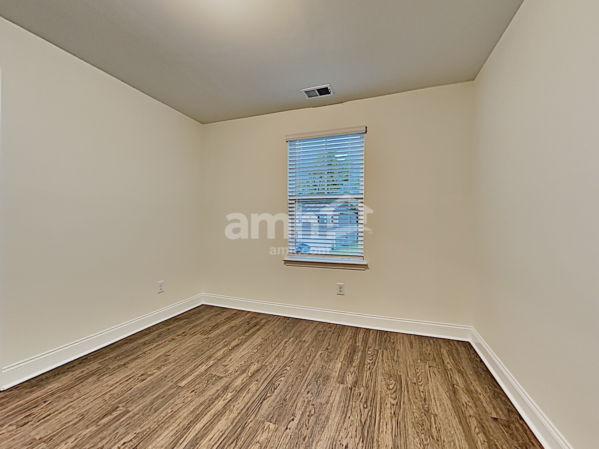 Building Photo - 121 Sweet Gum Dr