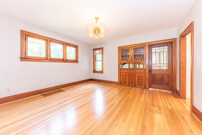 Building Photo - 1111 Olivia Ave