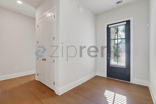 Building Photo - 6510 Wallace Farms Dr