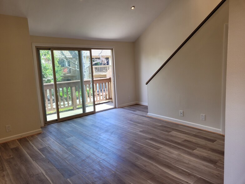 Building Photo - 169 Lemon Grv