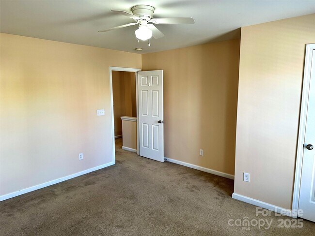 Building Photo - 7946 Mariners Pointe Cir