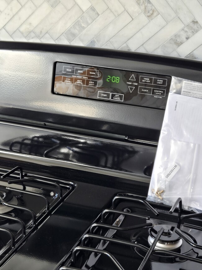 Building Photo - 2445 Brookwood St