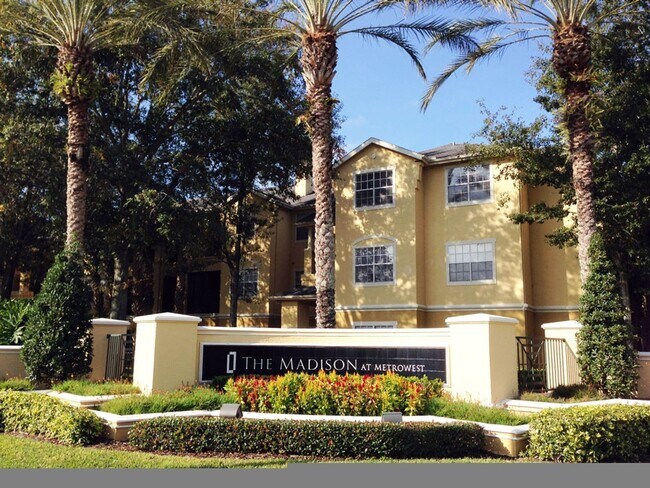 Building Photo - 2572 Robert Trent Jones Dr