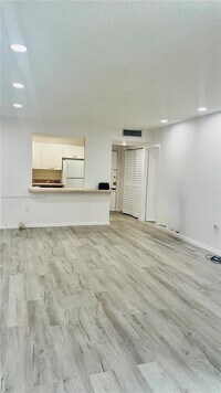 Building Photo - 17570 Atlantic Blvd