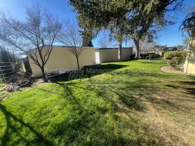 Building Photo - 5210 W Henry St