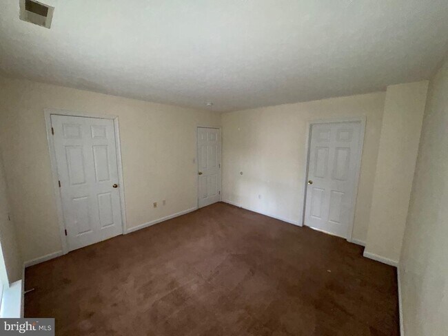 Building Photo - 219 Sherando Cir
