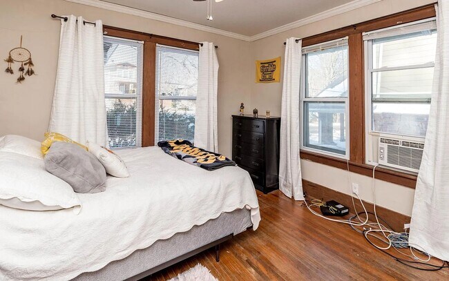 Building Photo - 3 bedroom, 1 bathroom East Campus House