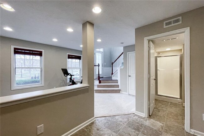 Building Photo - 12729 Vanderhorst St