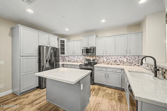 Building Photo - 7103 W Lone Tree Trail