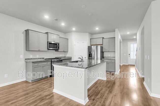 Building Photo - 227 Shortmarsh St