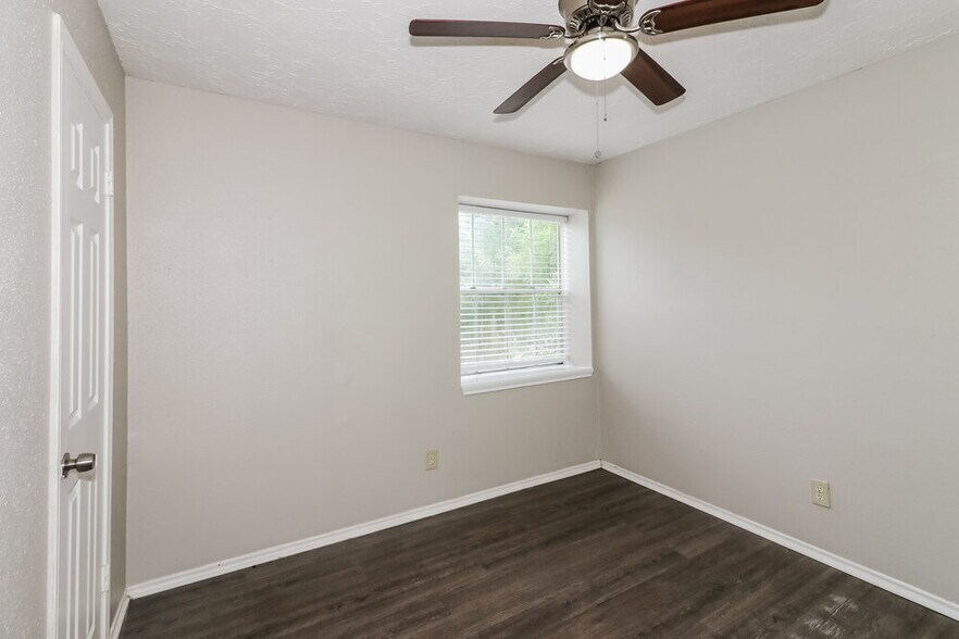 Building Photo - 6042 Beaconridge Dr